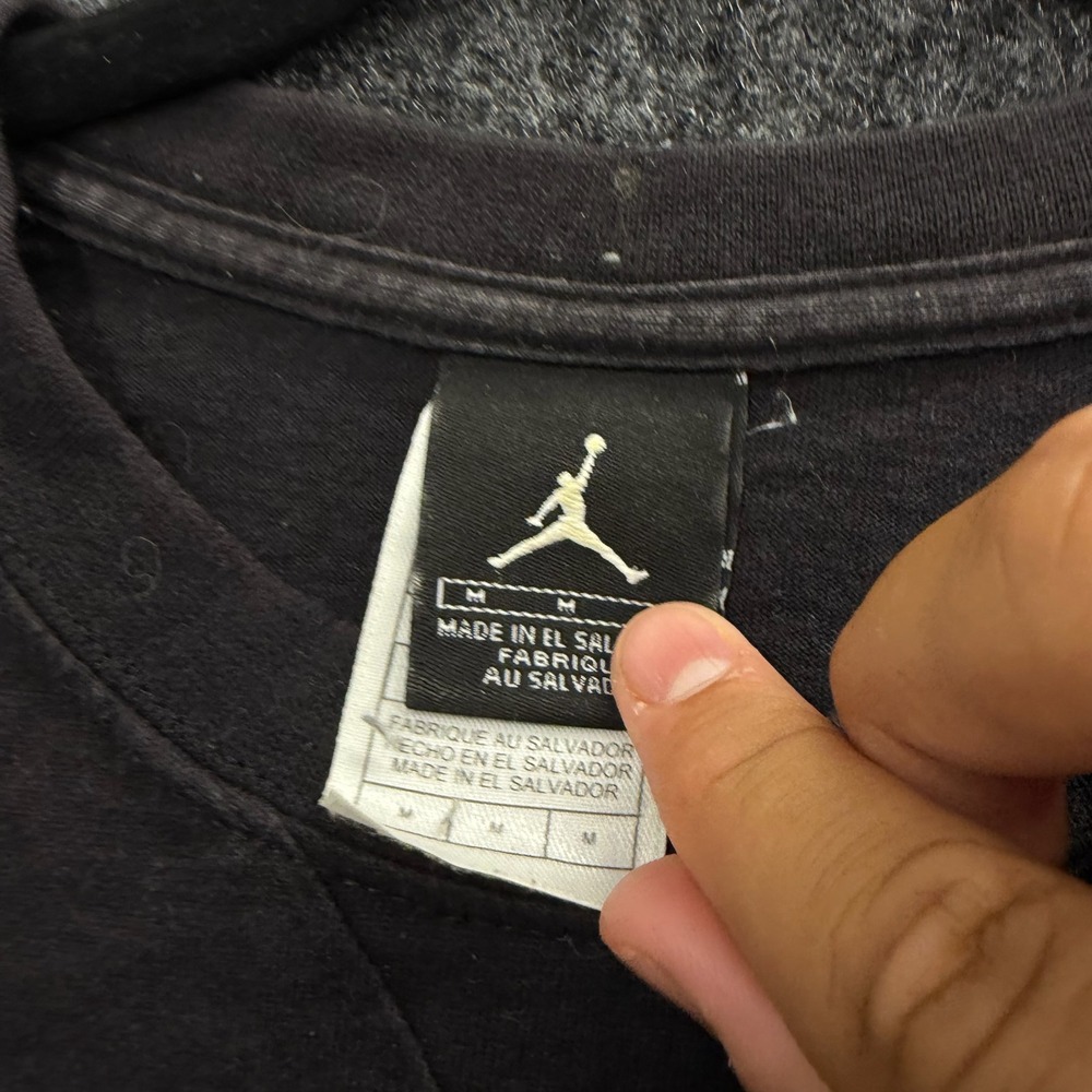 Vintage Air Jordan T Shirt Mens Medium Black Red Blue Logo 90s 2000s Jumpman Tee - Picture 4 of 9